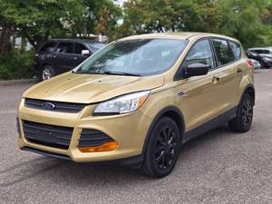 lot 11 image: 2015 FORD ESCAPE S No Accidents (NO RESERVE)