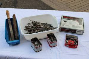 lot 22 image: Large Collection of Drill Bits, Sears Electric Screwdriver and screwdriver bits