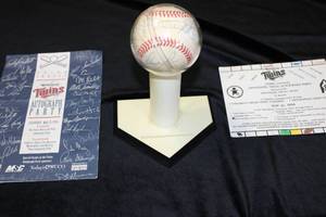 lot 35 image: 1994 Minnesota Twins Autographed Baseball Puckett Winfield Tom Kelly Kent Hrbek & More Budig American League Baseball