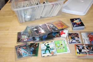 lot 44 image: Sport and non sport card collection. Garnett Rookie, Autograph card,  Gretzky etc
