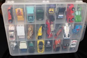 lot 47 image: Huge Hot Wheel Collection in case 48 Cars