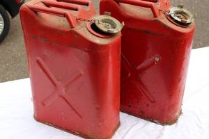 lot 62 image: Vintage US Army Jeep Gas Cans  Willys Era
