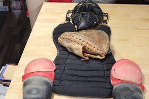 lot 76 image: Baseball Catcher Full Sized Art piece - Carlton Fisk Glove has mask Chest protector and Shingaurds