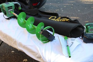 Ion Electric Ice Auger – Model 1173 w/ Cabela’s Case, Battery & Charger – Like New