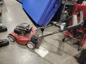 lot 7 image: Toro Recycler Lawn Mower (580499) UntestedAs Is
