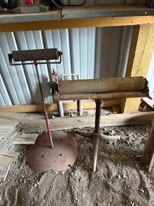 lot 17 image: Shop Rollers & Trailer Jacks