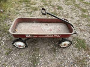 lot 23 image: Radio Flyer Wagon