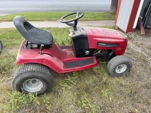 lot 2 image: Murray 15.5 HP Racing Lawnmower