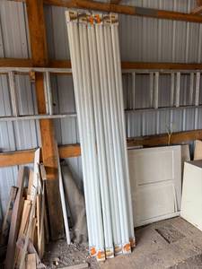 lot 5 image: 24 Philips T12 75 Watt Bulbs 8 Long