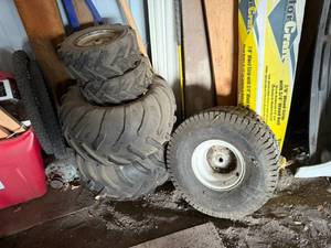 lot 39 image: Tires on Rims