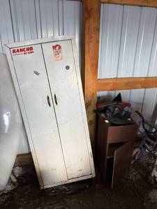 lot 42 image: 2 Metal Cabinets & Contents