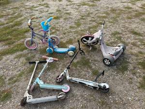 lot 51 image: Childrens Scooters, Bicycle & 3 Wheeler