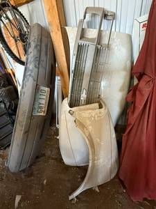 lot 55 image: Chevrolet Car Panels