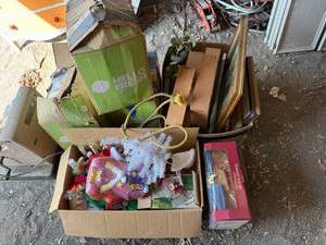lot 89 image: Everything on Pallet - Holiday Items, Lights, Picture Frames