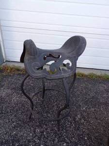 lot 3 image: Saddle Stool