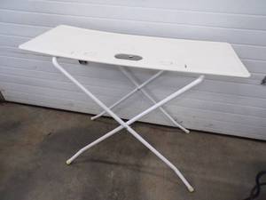 lot 7 image: Folding Fish Cleaning Table