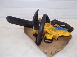 lot 14 image: Dewalt 12 Cordless Chain Saw 20v