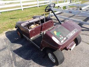 lot 36 image: Golf Cart for parts or repair