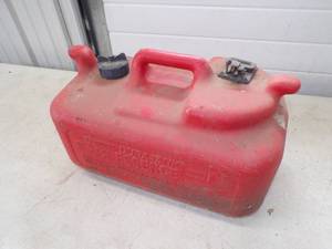 lot 49 image: Plastic Marine Gas Tank