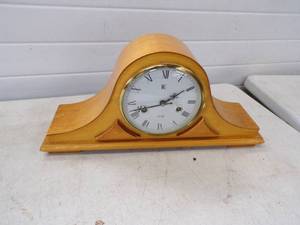 lot 55 image: Mantel Clock