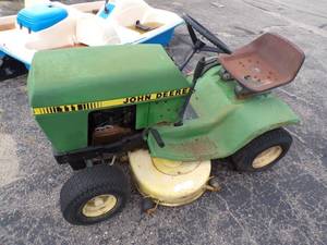 lot 68 image: John Deere 111 Lawn Mower for parts or repair
