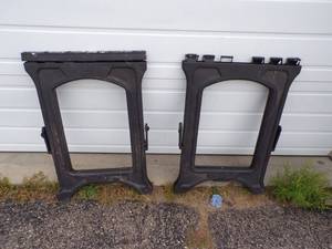 lot 70 image: Pair of Plastic Saw Horses