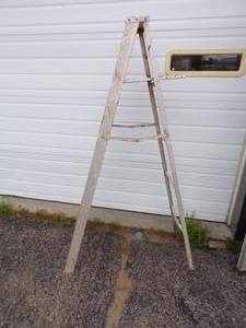 lot 77 image: 6 Aluminum Step Ladder