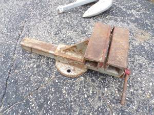 lot 80 image: Shop Vise