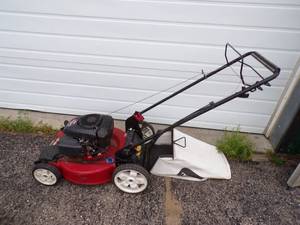 lot 83 image: Toro Recycler 6.75 Hp Push Mower with Bagger