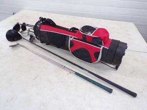 lot 97 image: Kids Golf Set with Bag