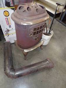 lot 11 image: Sears No. 22B Vintage Wood Stove with Pipe and Accessories