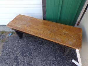 lot 107 image: Heavy Duty Wood Bench
