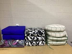 lot 300 image: Lot Of Outdoor Patio Cushions