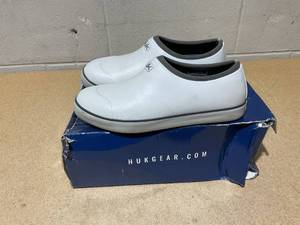 lot 294 image: Huk Womens Rogue Wave Clog- Size 9