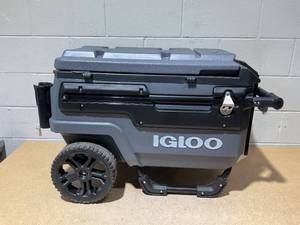 lot 11 image: Igloo Trailmate Journey 70qt Rolling Cooler