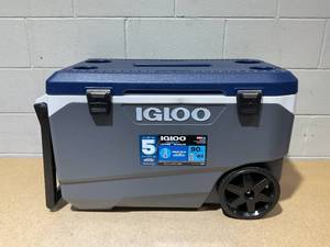 lot 38 image: Igloo MaxCold Latitude 90-Quart Roller Cooler