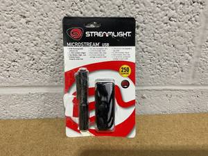 lot 341 image: Streamlight MicroStream USB Ultracompact Rechargeable Flashlight