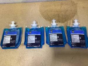 lot 459 image: Lot Of 4 Members Mark Hand Soap Refills