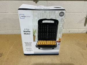 lot 124 image: Mainstays 4 Slice Waffle Maker, Removable Plates