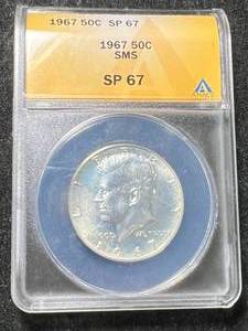 lot 32 image: 1967 US KENNEDY HALF DOLLAR ANACS SP67