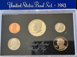 lot 49 image: 1983-S Proof Set