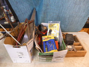 lot 26 image: Garage Items