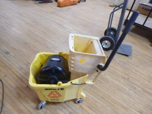 lot 28 image: Rubbermaid Mop Bucket