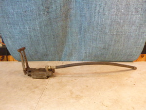 lot 29 image: Hydraulic Pump Lever