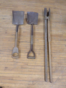 lot 41 image: Shovels and Post Hole Digger