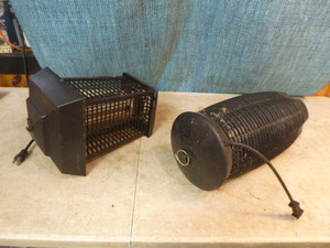 lot 42 image: 2 Bug Zappers