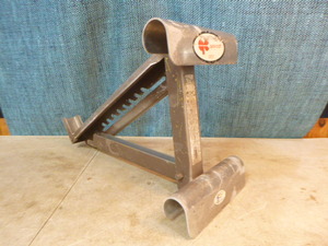 lot 70 image: Qual-Craft Aluminum Ladder Jack
