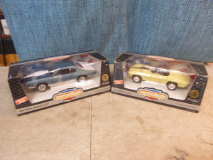 lot 75 image: 2 Ertl American Muscle Die-Cast Cars
