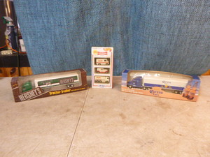lot 79 image: Die-Cast Trucks