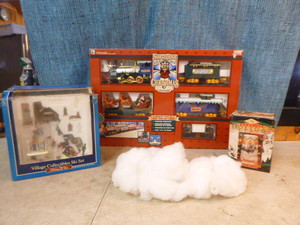 lot 96 image: Christmas Items